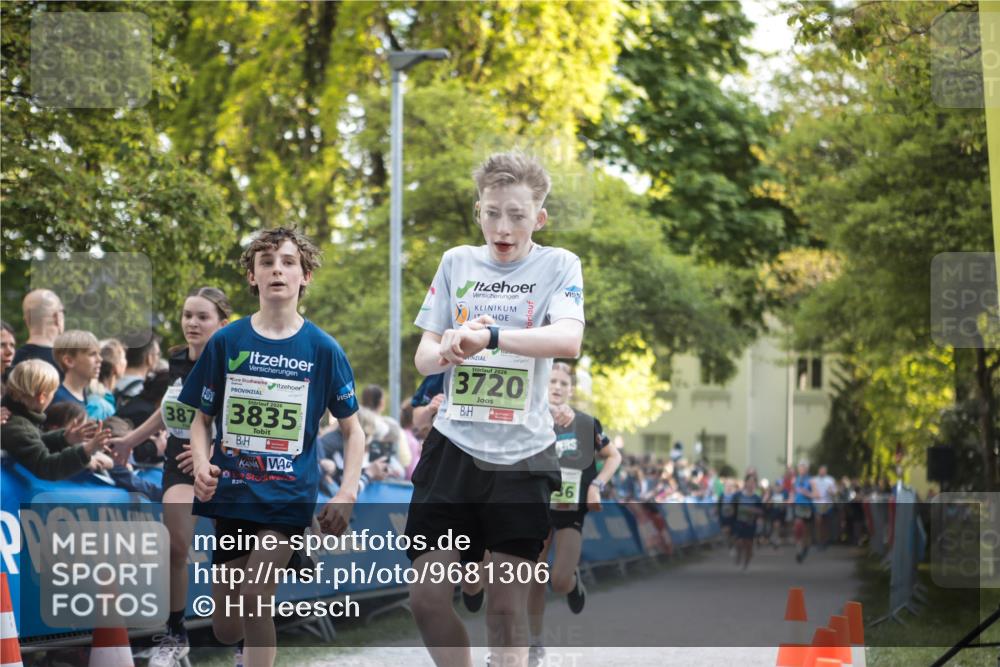 09.05.2026 - Störlauf H.Heesch http://msf.ph/oto/9681306 09.05.2026 17:27:05 Ziel 387, 2026, 3835, 2026, 3720 meine-sportfotos.de