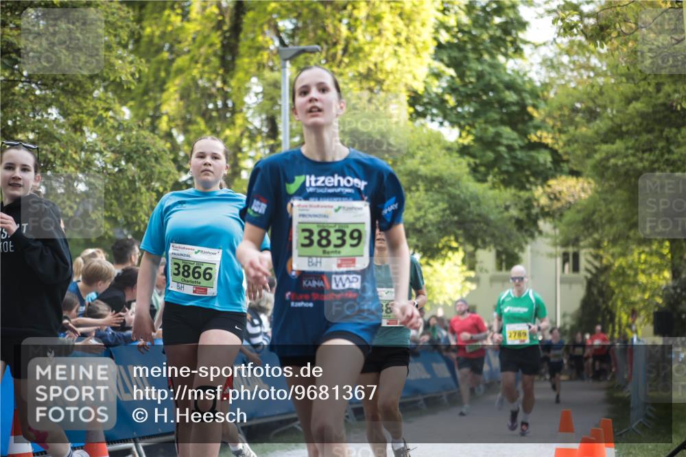 09.05.2026 - Störlauf H.Heesch http://msf.ph/oto/9681367 09.05.2026 17:27:30 Ziel 111, 2026, 3866, 3839, 2789 meine-sportfotos.de