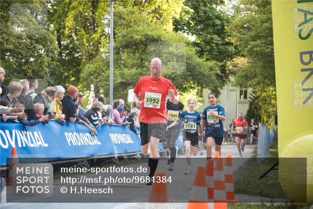 09.05.2026 - Störlauf H.Heesch http://msf.ph/oto/9681384 09.05.2026 17:27:39 Ziel 55, 3992, 2886, 3781, 378 meine-sportfotos.de