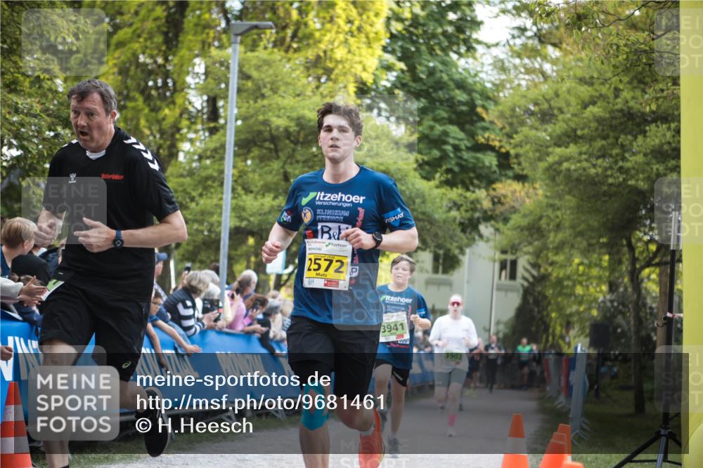 09.05.2026 - Störlauf H.Heesch http://msf.ph/oto/9681461 09.05.2026 17:28:25 Ziel 2026, 2572, 3941, 3902 meine-sportfotos.de