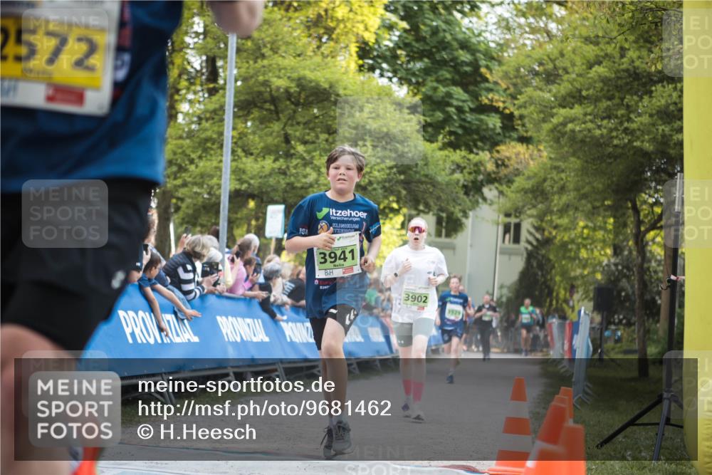 09.05.2026 - Störlauf H.Heesch http://msf.ph/oto/9681462 09.05.2026 17:28:26 Ziel 2572, 3941, 3902 meine-sportfotos.de