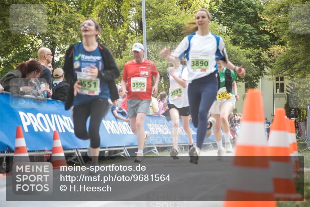 09.05.2026 - Störlauf H.Heesch http://msf.ph/oto/9681564 09.05.2026 17:30:25 Ziel 4551, 3995, 3895, 3890, 2803 meine-sportfotos.de