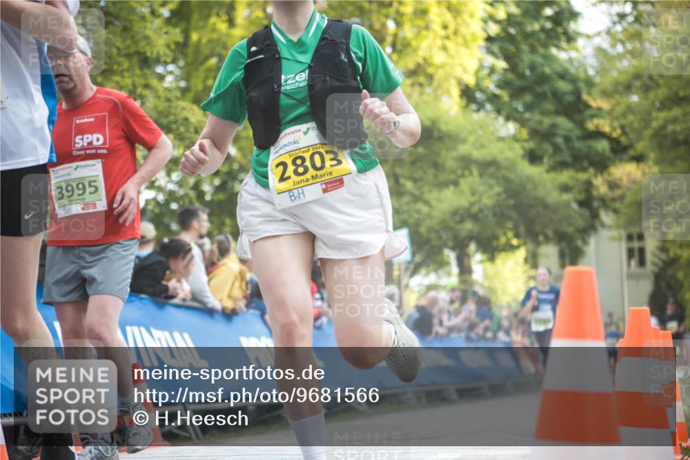 09.05.2026 - Störlauf H.Heesch http://msf.ph/oto/9681566 09.05.2026 17:30:26 Ziel 3995, 202, 2803 meine-sportfotos.de