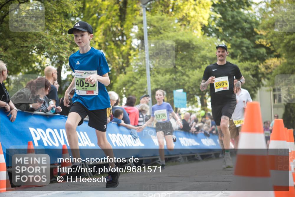 09.05.2026 - Störlauf H.Heesch http://msf.ph/oto/9681571 09.05.2026 17:30:32 Ziel 4053, 2885, 3778, 256 meine-sportfotos.de