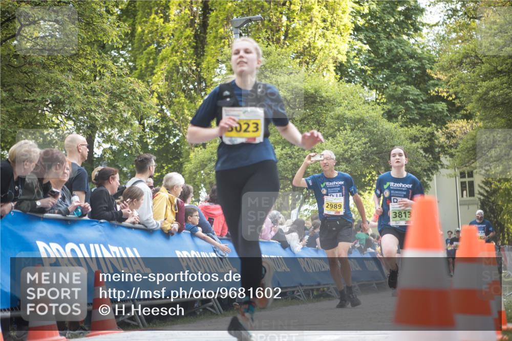 09.05.2026 - Störlauf H.Heesch http://msf.ph/oto/9681602 09.05.2026 17:30:46 Ziel 023, 2989, 3813, 562 meine-sportfotos.de