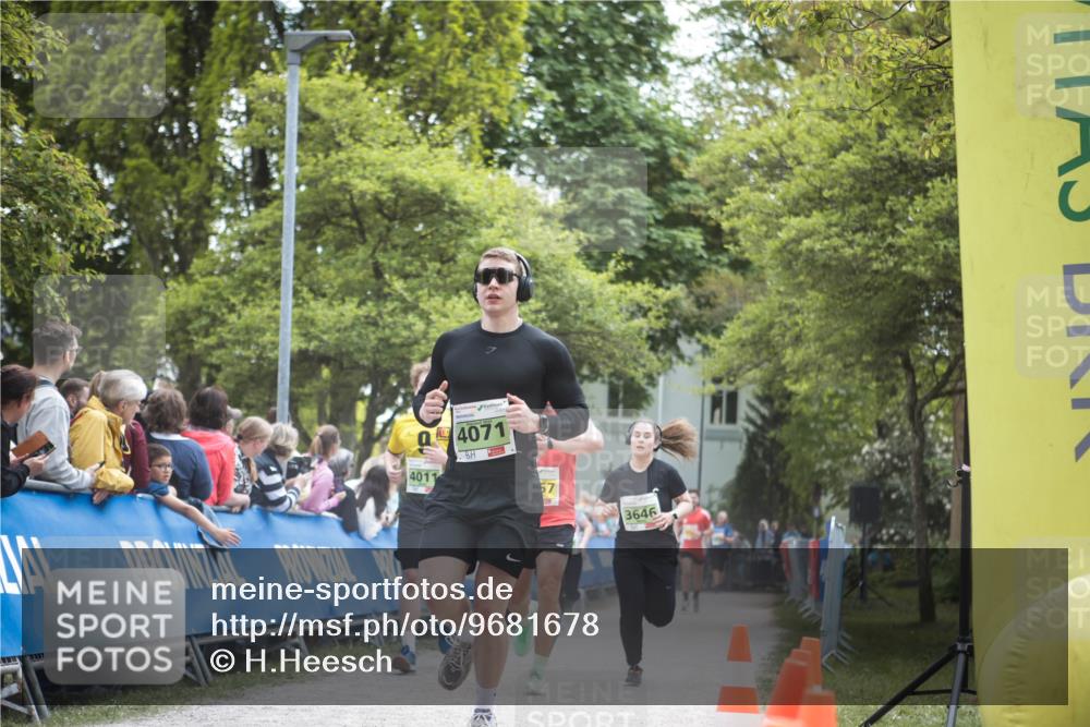 09.05.2026 - Störlauf H.Heesch http://msf.ph/oto/9681678 09.05.2026 17:31:35 Ziel 4011, 4071, 57, 3646 meine-sportfotos.de