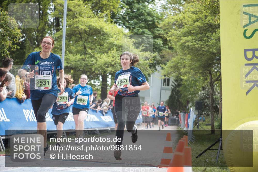09.05.2026 - Störlauf H.Heesch http://msf.ph/oto/9681854 09.05.2026 17:34:10 Ziel 3931, 751, 4049, 10, 3867 meine-sportfotos.de