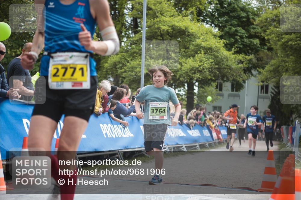 09.05.2026 - Störlauf H.Heesch http://msf.ph/oto/9681906 09.05.2026 17:35:06 Ziel 2771, 3764, 3753 meine-sportfotos.de