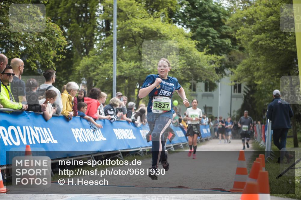 09.05.2026 - Störlauf H.Heesch http://msf.ph/oto/9681930 09.05.2026 17:35:26 Ziel 1980, 3827, 3921 meine-sportfotos.de