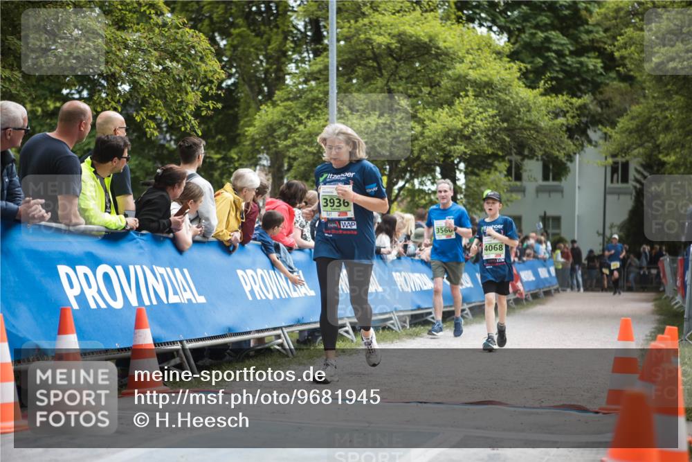 09.05.2026 - Störlauf H.Heesch http://msf.ph/oto/9681945 09.05.2026 17:35:49 Ziel 3936, 3560, 4068 meine-sportfotos.de