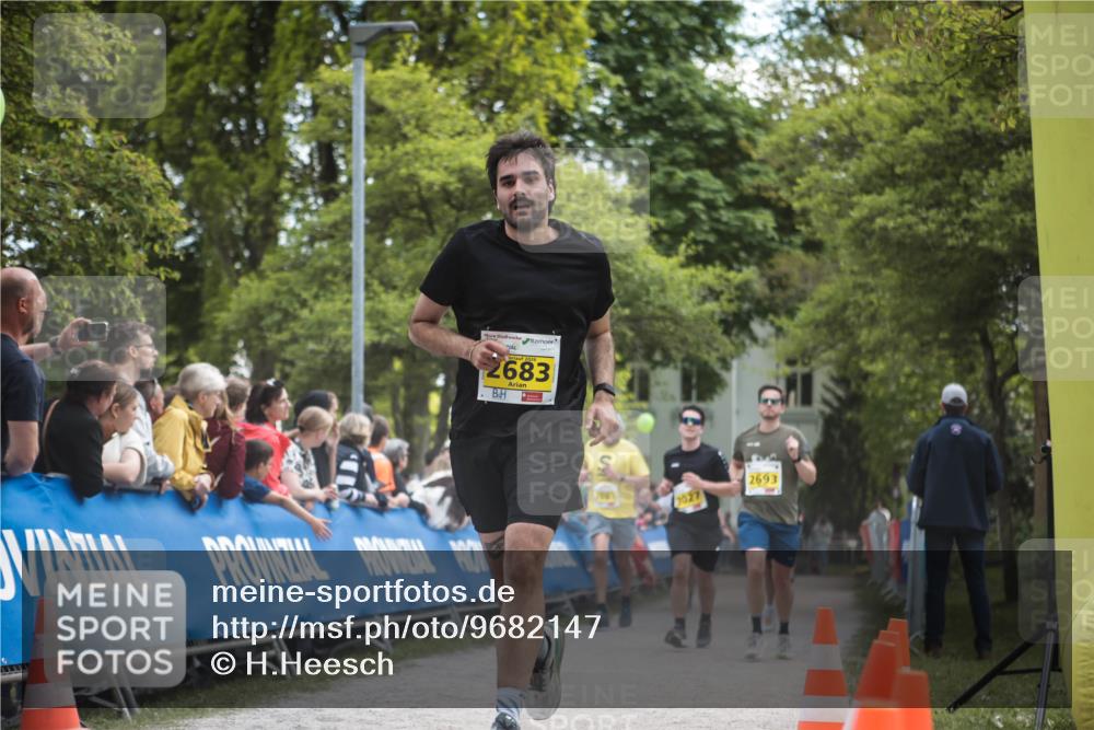 09.05.2026 - Störlauf H.Heesch http://msf.ph/oto/9682147 09.05.2026 17:39:37 Ziel 2683, 1027, 2693 meine-sportfotos.de