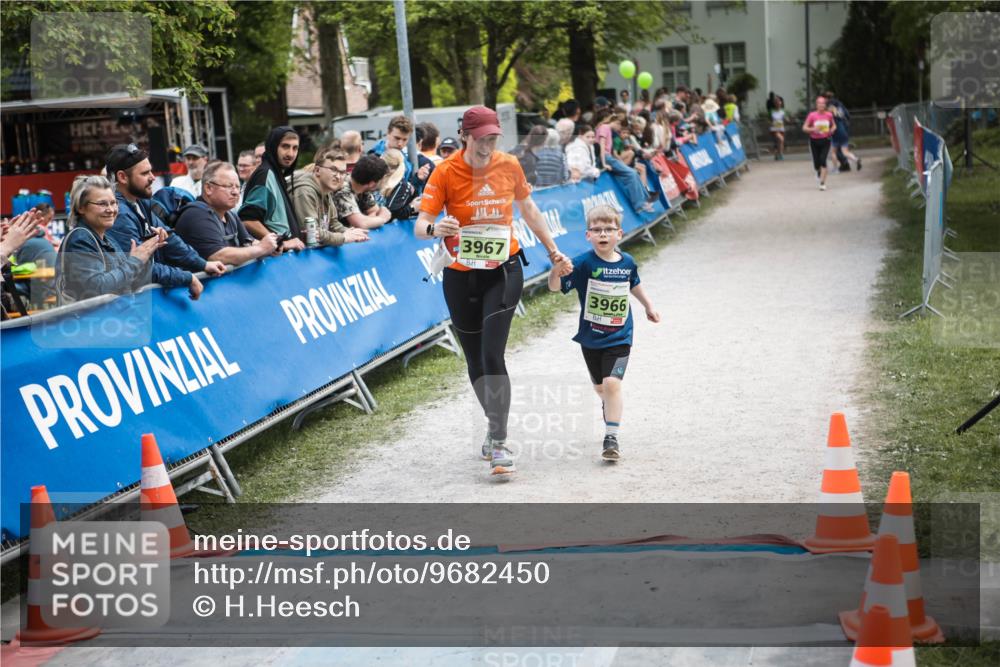 09.05.2026 - Störlauf H.Heesch http://msf.ph/oto/9682450 09.05.2026 17:49:14 Ziel 3967, 3966 meine-sportfotos.de