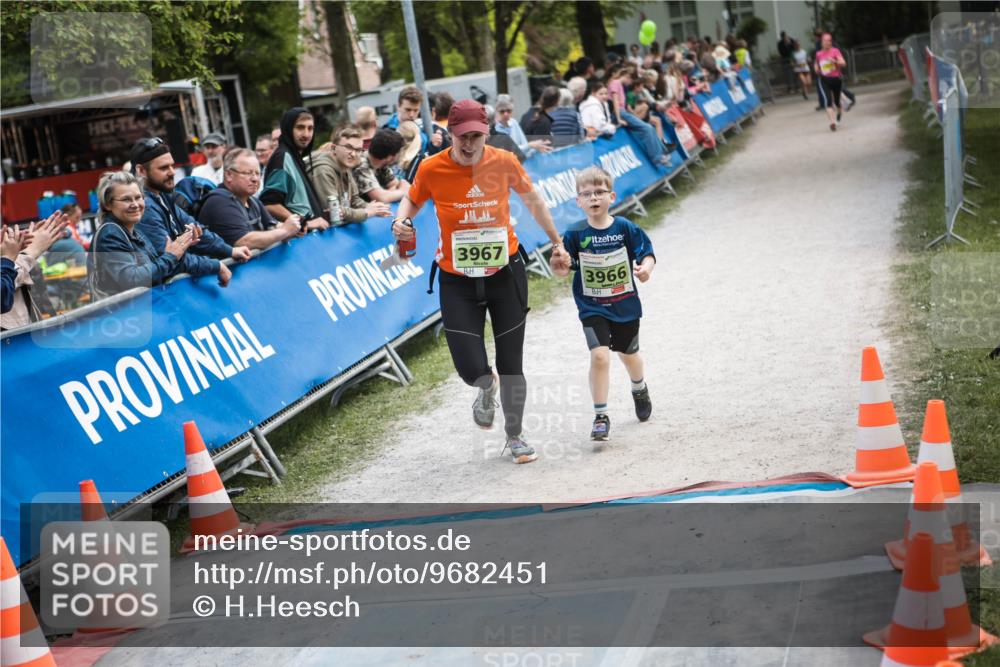 09.05.2026 - Störlauf H.Heesch http://msf.ph/oto/9682451 09.05.2026 17:49:14 Ziel 3967, 3966 meine-sportfotos.de