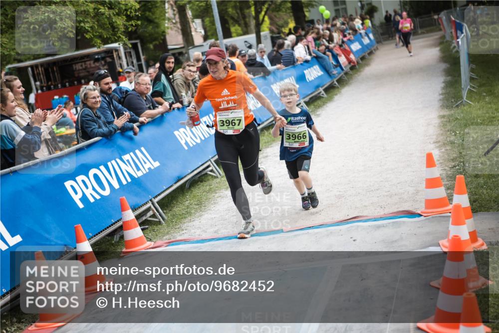 09.05.2026 - Störlauf H.Heesch http://msf.ph/oto/9682452 09.05.2026 17:49:15 Ziel 3967, 3966 meine-sportfotos.de
