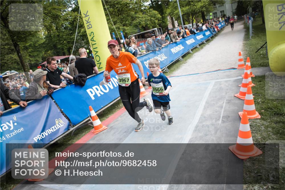 09.05.2026 - Störlauf H.Heesch http://msf.ph/oto/9682458 09.05.2026 17:49:16 Ziel 24, 3967, 3966 meine-sportfotos.de