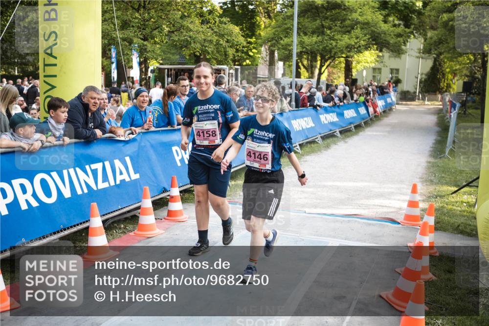 09.05.2026 - Störlauf H.Heesch http://msf.ph/oto/9682750 09.05.2026 18:10:37 Ziel 4158, 4146 meine-sportfotos.de