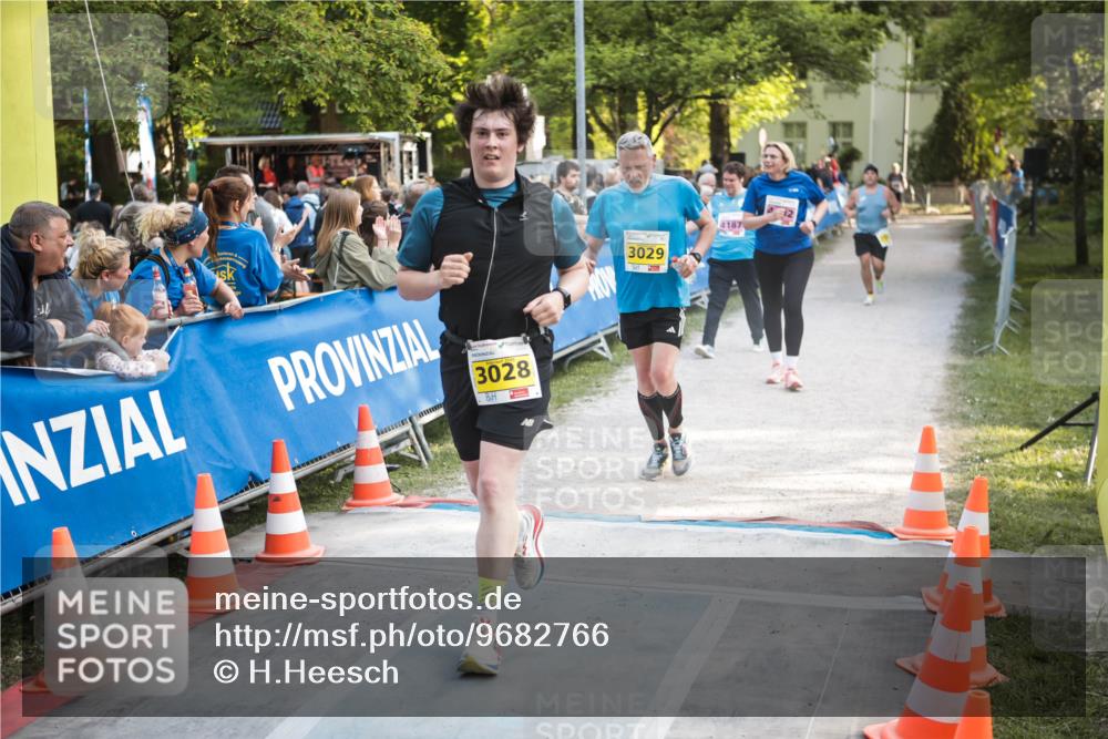 09.05.2026 - Störlauf H.Heesch http://msf.ph/oto/9682766 09.05.2026 18:11:27 Ziel 3028, 3029, 4187 meine-sportfotos.de