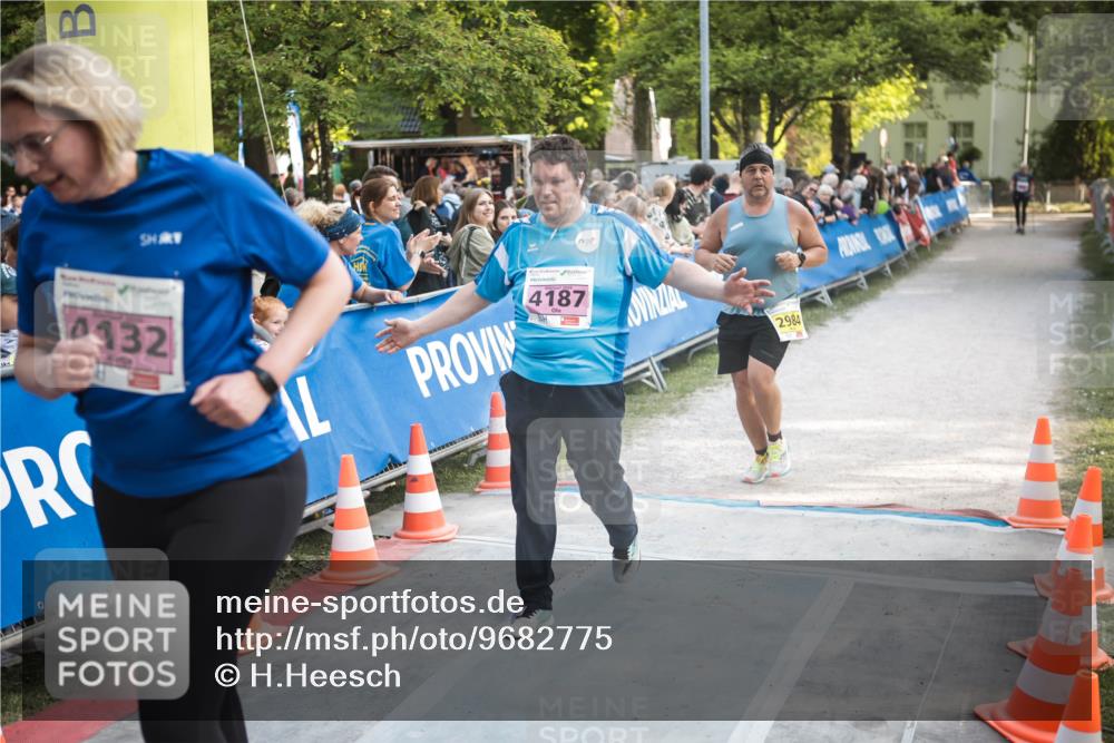 09.05.2026 - Störlauf H.Heesch http://msf.ph/oto/9682775 09.05.2026 18:11:32 Ziel 4132, 4187, 2984 meine-sportfotos.de