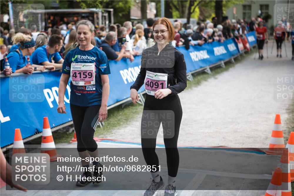 09.05.2026 - Störlauf H.Heesch http://msf.ph/oto/9682851 09.05.2026 18:14:46 Ziel 2026, 4159, 2026, 4091 meine-sportfotos.de