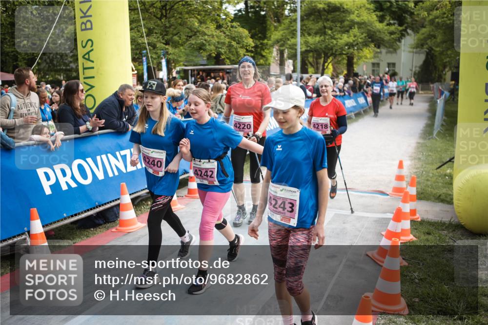 09.05.2026 - Störlauf H.Heesch http://msf.ph/oto/9682862 09.05.2026 18:14:56 Ziel 4240, 4220, 4242, 4243, 4218 meine-sportfotos.de