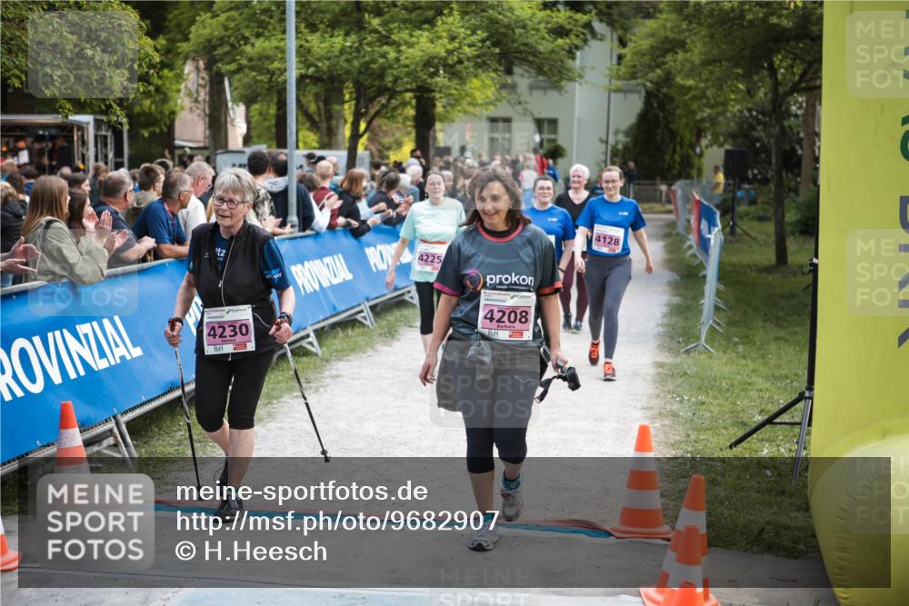 09.05.2026 - Störlauf H.Heesch http://msf.ph/oto/9682907 09.05.2026 18:16:08 Ziel 4230, 4225, 4208, 4128 meine-sportfotos.de