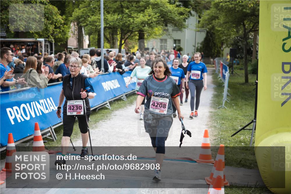 09.05.2026 - Störlauf H.Heesch http://msf.ph/oto/9682908 09.05.2026 18:16:08 Ziel 4230, 4208, 4128 meine-sportfotos.de