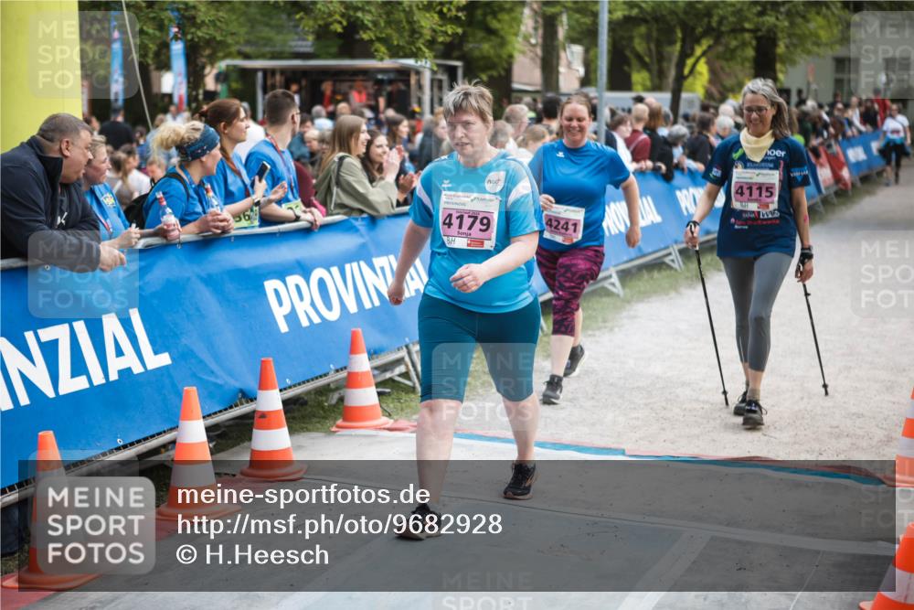 09.05.2026 - Störlauf H.Heesch http://msf.ph/oto/9682928 09.05.2026 18:16:32 Ziel 4179, 4241, 4115 meine-sportfotos.de