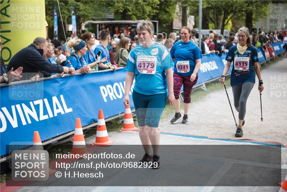 09.05.2026 - Störlauf H.Heesch http://msf.ph/oto/9682929 09.05.2026 18:16:33 Ziel 4179, 4241, 4115 meine-sportfotos.de