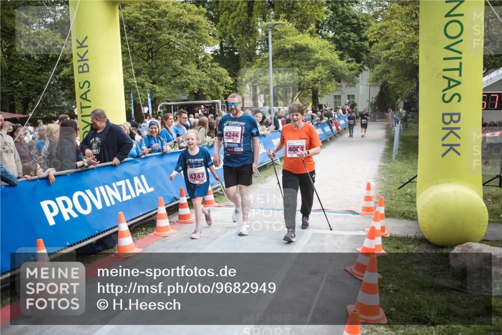 09.05.2026 - Störlauf H.Heesch http://msf.ph/oto/9682949 09.05.2026 18:16:54 Ziel 4247, 4246 meine-sportfotos.de