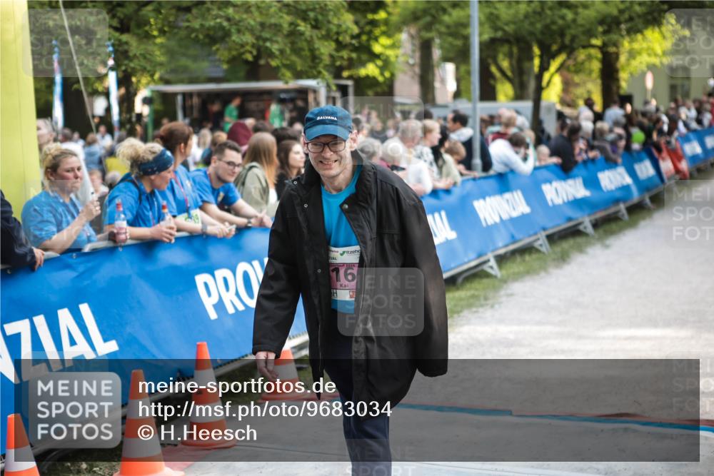 09.05.2026 - Störlauf H.Heesch http://msf.ph/oto/9683034 09.05.2026 18:19:44 Ziel 16 meine-sportfotos.de