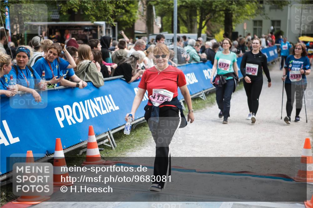 09.05.2026 - Störlauf H.Heesch http://msf.ph/oto/9683081 09.05.2026 18:21:39 Ziel 4134, 4127, 4126 meine-sportfotos.de