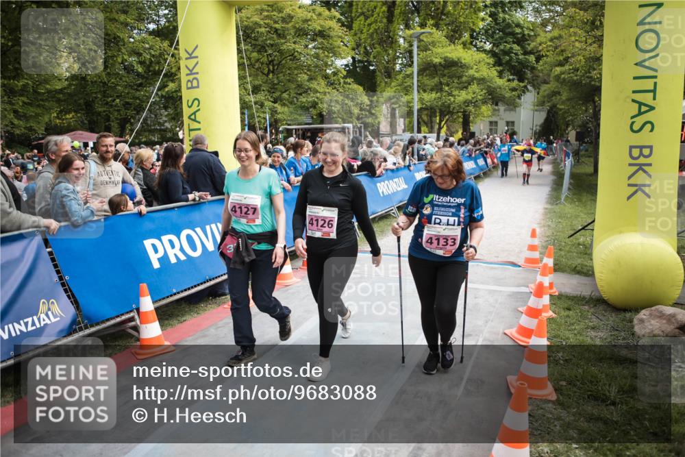 09.05.2026 - Störlauf H.Heesch http://msf.ph/oto/9683088 09.05.2026 18:21:44 Ziel 4127, 3, 4126, 96, 4133 meine-sportfotos.de