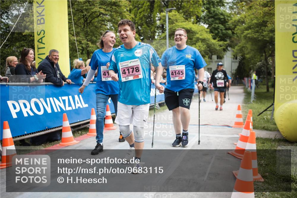 09.05.2026 - Störlauf H.Heesch http://msf.ph/oto/9683115 09.05.2026 18:22:21 Ziel 4178, 4145, 4086 meine-sportfotos.de