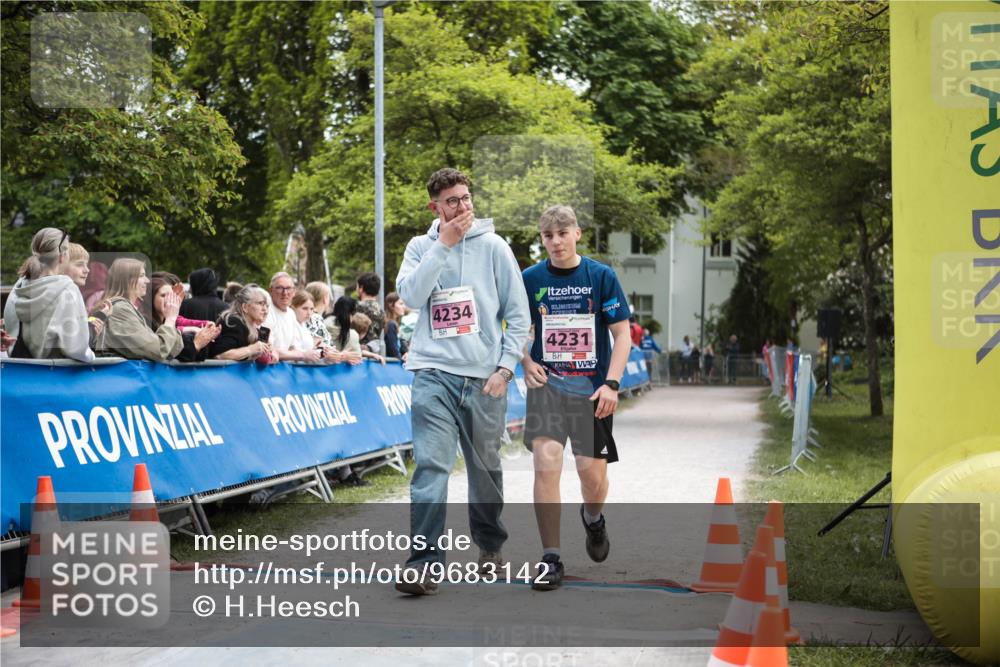 09.05.2026 - Störlauf H.Heesch http://msf.ph/oto/9683142 09.05.2026 18:23:39 Ziel 4234, 4231 meine-sportfotos.de