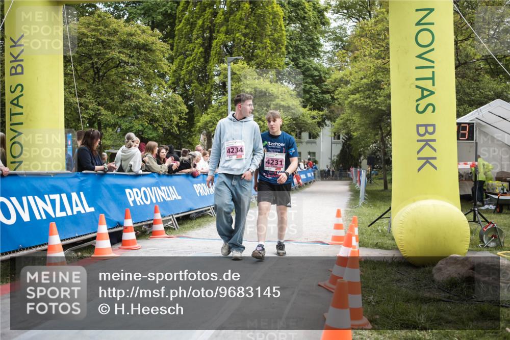 09.05.2026 - Störlauf H.Heesch http://msf.ph/oto/9683145 09.05.2026 18:23:40 Ziel 4234, 4231 meine-sportfotos.de