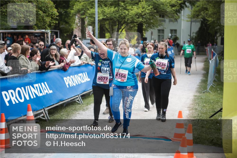 09.05.2026 - Störlauf H.Heesch http://msf.ph/oto/9683174 09.05.2026 18:24:49 Ziel 4236, 4077, 4166 meine-sportfotos.de