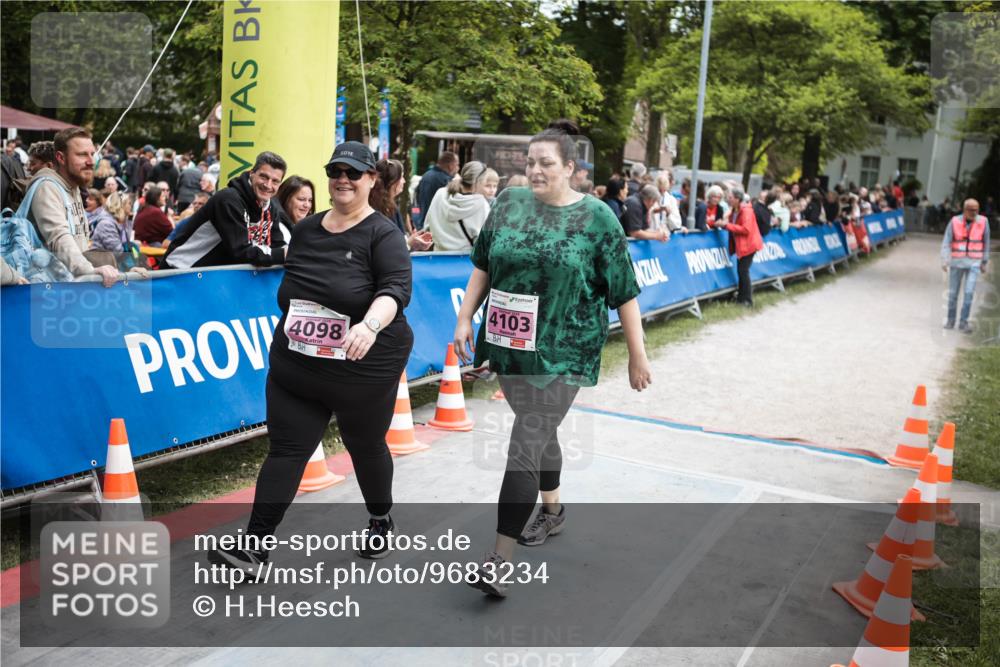 09.05.2026 - Störlauf H.Heesch http://msf.ph/oto/9683234 09.05.2026 18:28:37 Ziel 4098, 4103 meine-sportfotos.de