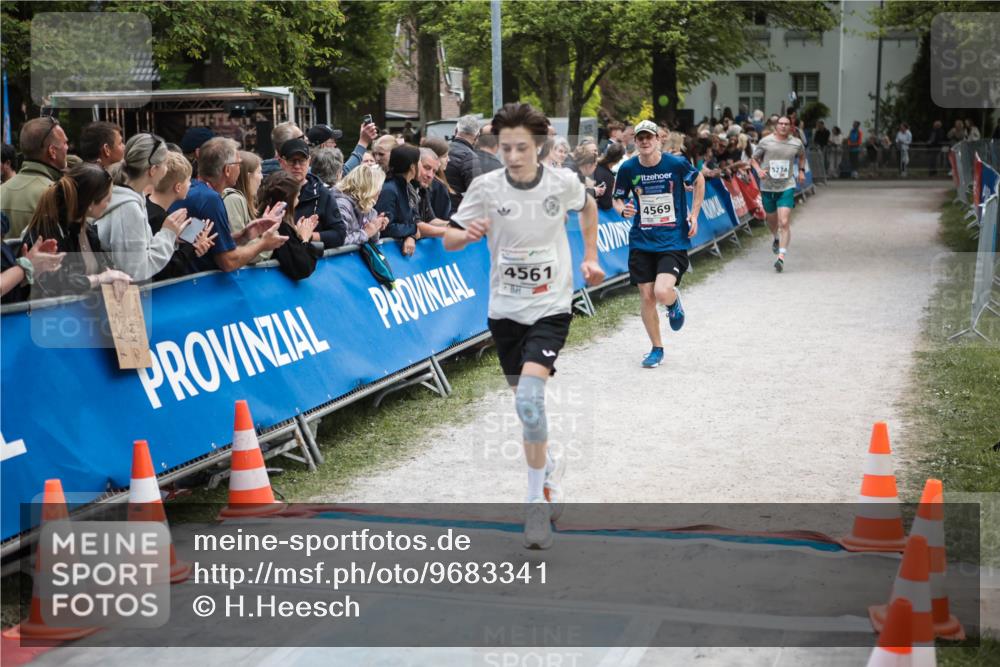 09.05.2026 - Störlauf H.Heesch http://msf.ph/oto/9683341 09.05.2026 18:40:41 Ziel 5274, 4569, 4561 meine-sportfotos.de