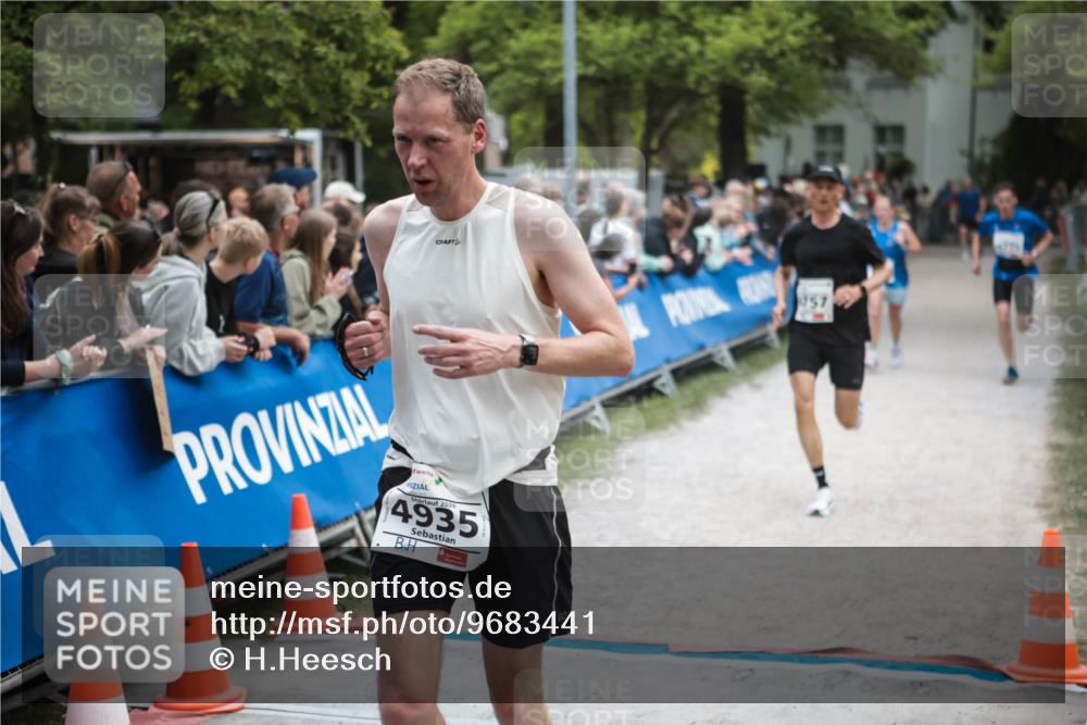 09.05.2026 - Störlauf H.Heesch http://msf.ph/oto/9683441 09.05.2026 18:43:00 Ziel 2026, 4935, 60 meine-sportfotos.de