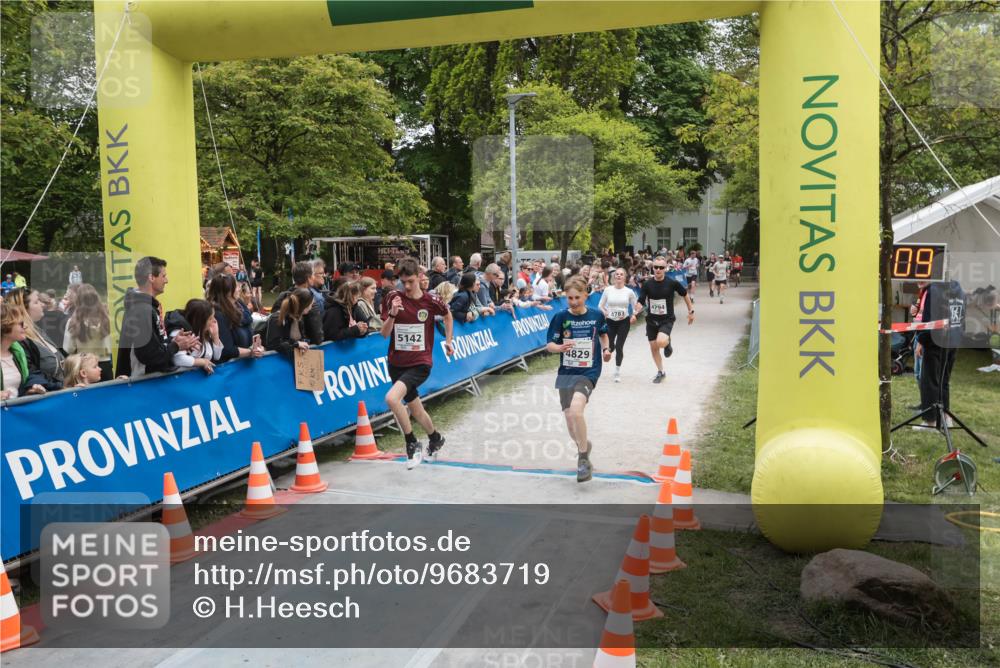 09.05.2026 - Störlauf H.Heesch http://msf.ph/oto/9683719 09.05.2026 18:50:05 Ziel 5142, 4829, 09 meine-sportfotos.de
