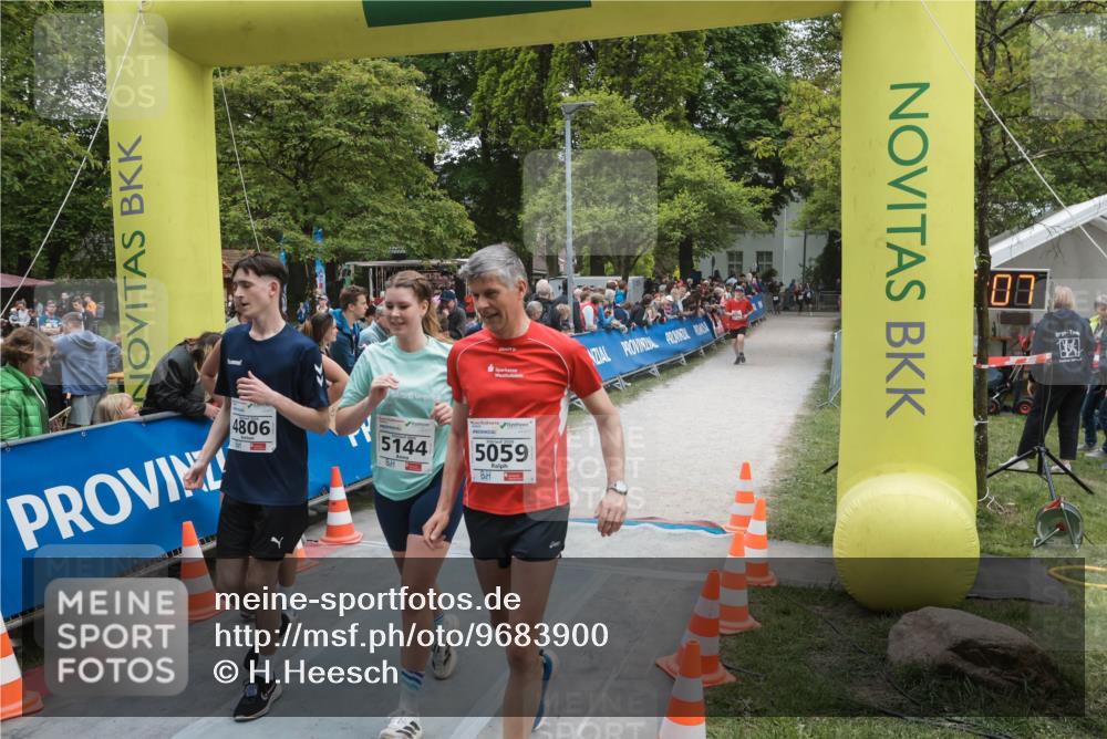 09.05.2026 - Störlauf H.Heesch http://msf.ph/oto/9683900 09.05.2026 18:57:04 Ziel 4806, 5144, 5059 meine-sportfotos.de