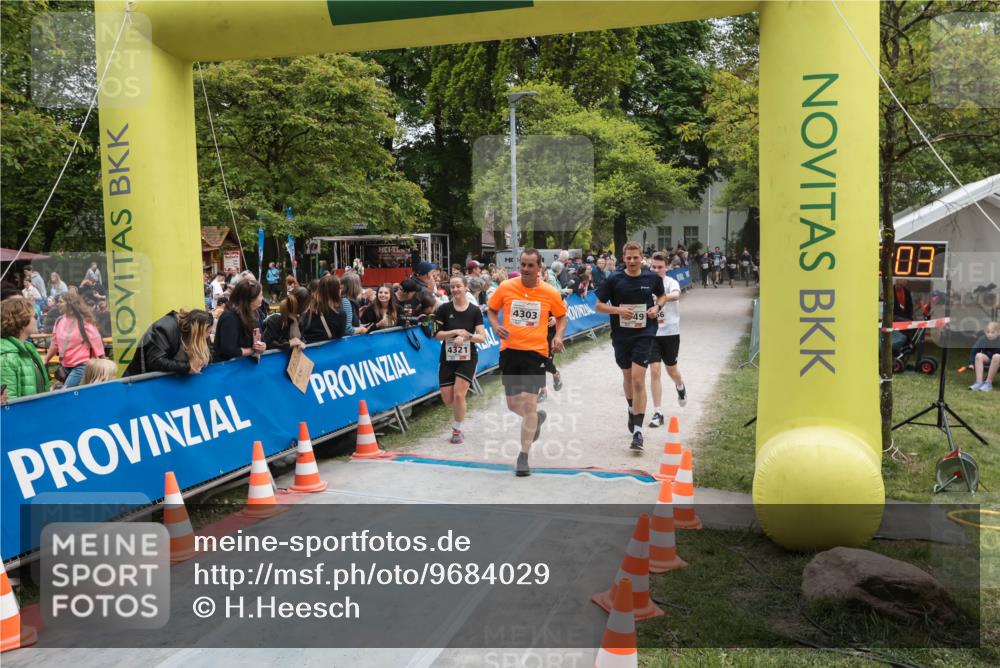 09.05.2026 - Störlauf H.Heesch http://msf.ph/oto/9684029 09.05.2026 19:01:59 Ziel 4303, 49, 80 meine-sportfotos.de