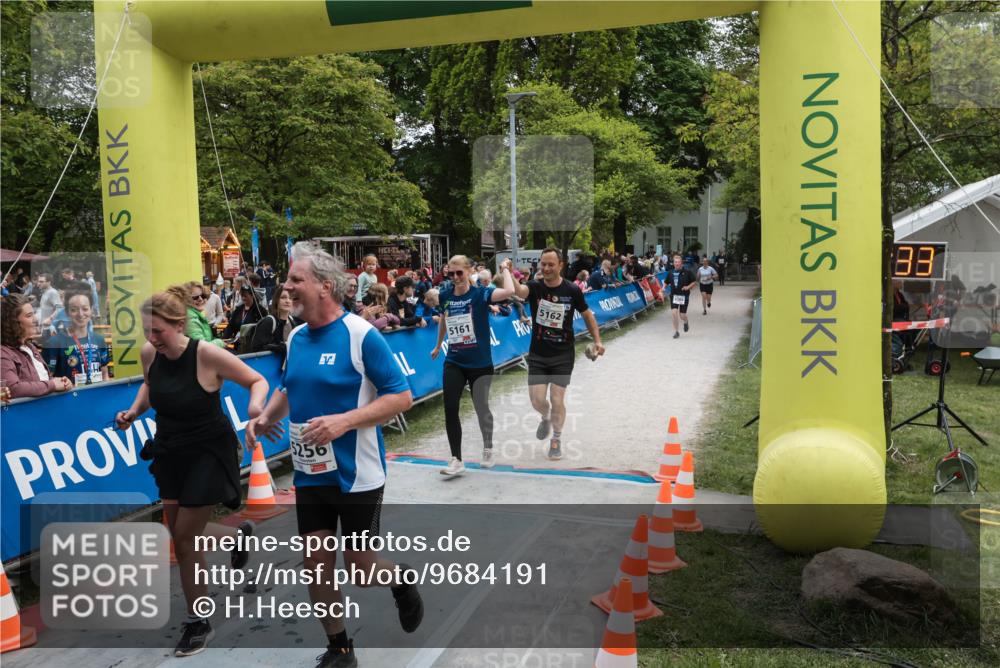09.05.2026 - Störlauf H.Heesch http://msf.ph/oto/9684191 09.05.2026 19:11:29 Ziel 256, 5161, 5162 meine-sportfotos.de