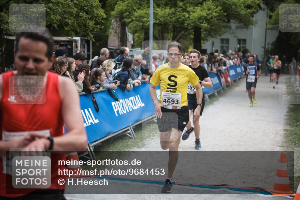 09.05.2026 - Störlauf H.Heesch http://msf.ph/oto/9684453 09.05.2026 18:50:32 Ziel 4693, 495, 4435 meine-sportfotos.de