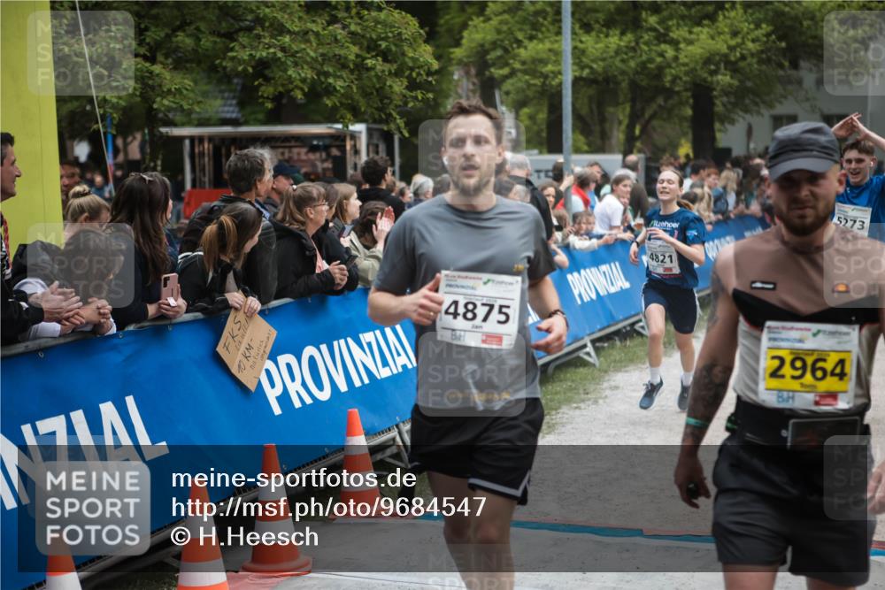 09.05.2026 - Störlauf H.Heesch http://msf.ph/oto/9684547 09.05.2026 18:51:56 Ziel 5273, 4875, 4821, 2964 meine-sportfotos.de