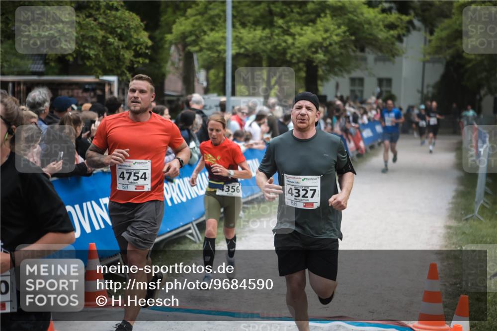 09.05.2026 - Störlauf H.Heesch http://msf.ph/oto/9684590 09.05.2026 18:52:31 Ziel 4754, 4356, 2026, 4327 meine-sportfotos.de