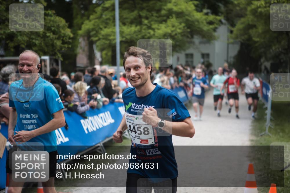 09.05.2026 - Störlauf H.Heesch http://msf.ph/oto/9684631 09.05.2026 18:53:05 Ziel 2026, 4458, 4897, 10 meine-sportfotos.de