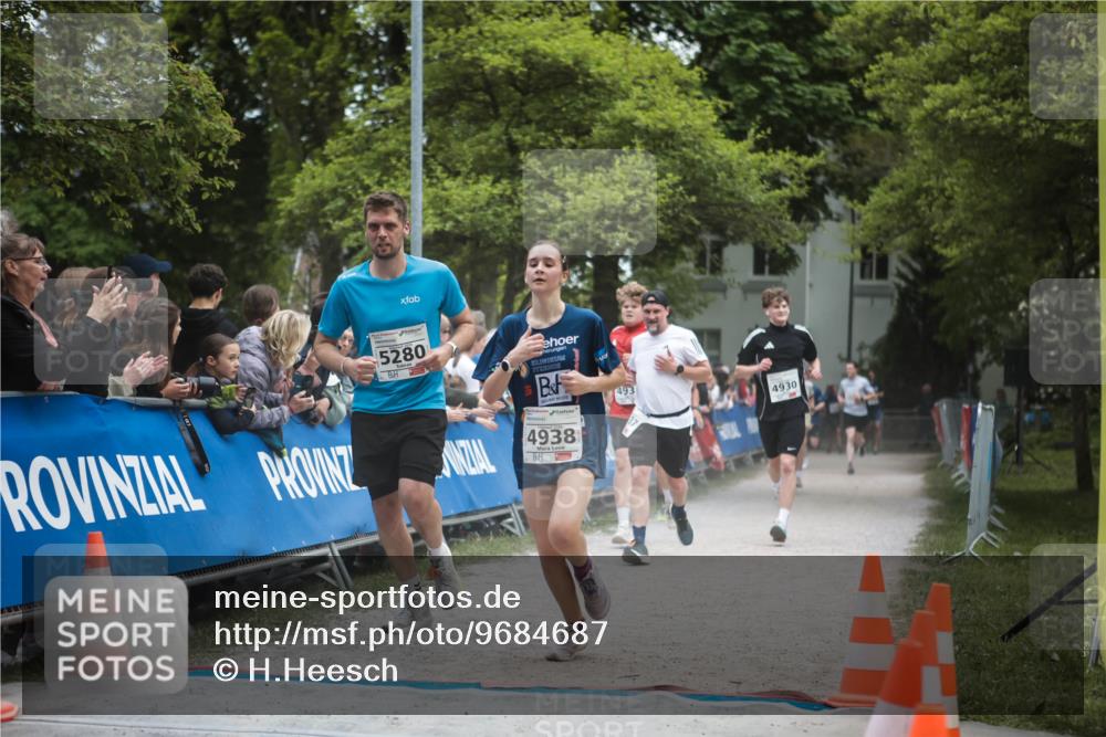 09.05.2026 - Störlauf H.Heesch http://msf.ph/oto/9684687 09.05.2026 18:53:51 Ziel 5280, 4938, 493, 4930 meine-sportfotos.de