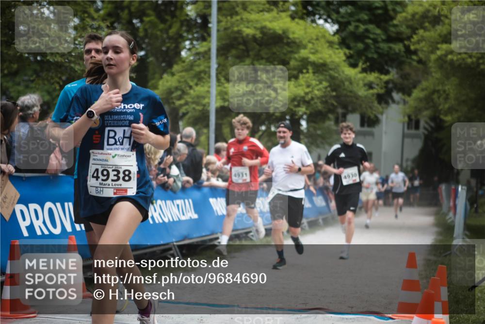 09.05.2026 - Störlauf H.Heesch http://msf.ph/oto/9684690 09.05.2026 18:53:52 Ziel 2026, 4938, 4931, 4930 meine-sportfotos.de
