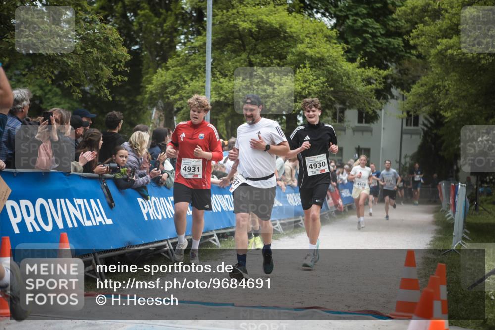 09.05.2026 - Störlauf H.Heesch http://msf.ph/oto/9684691 09.05.2026 18:53:52 Ziel 4931, 4930, 4448 meine-sportfotos.de